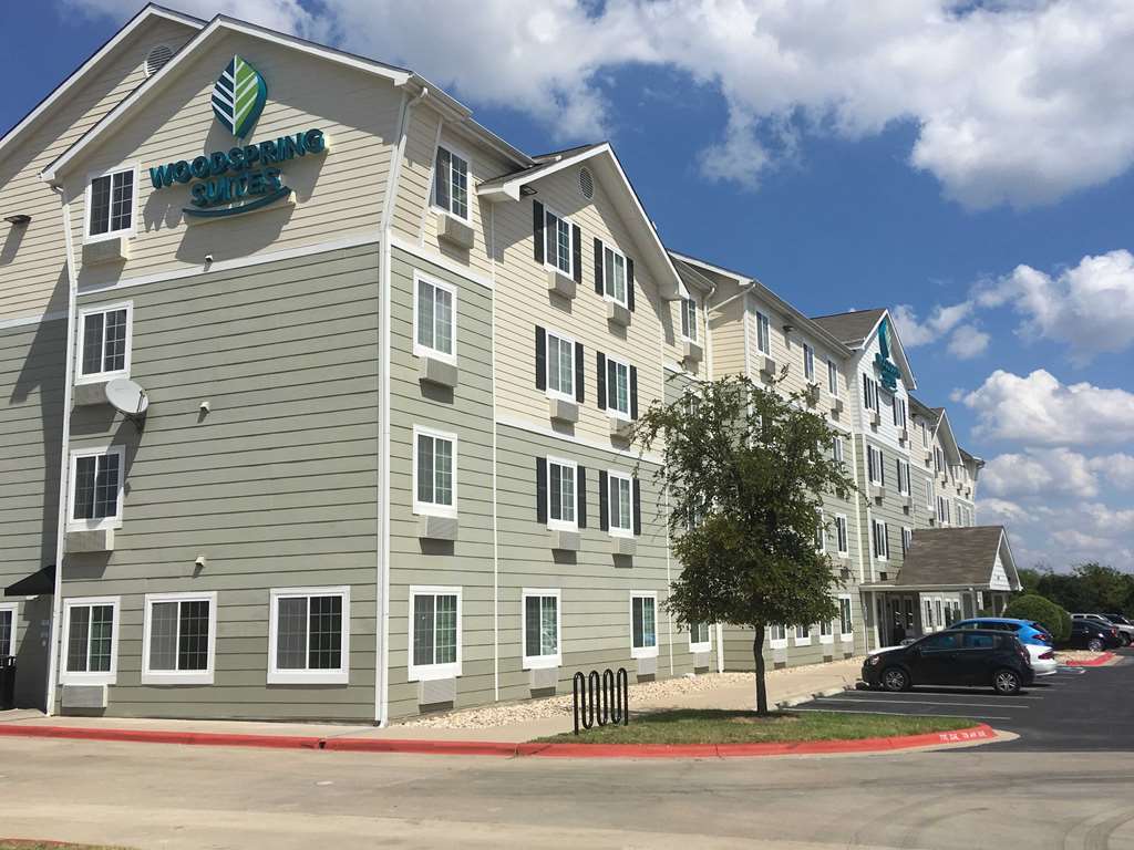 Woodspring Suites Топика Экстерьер фото
