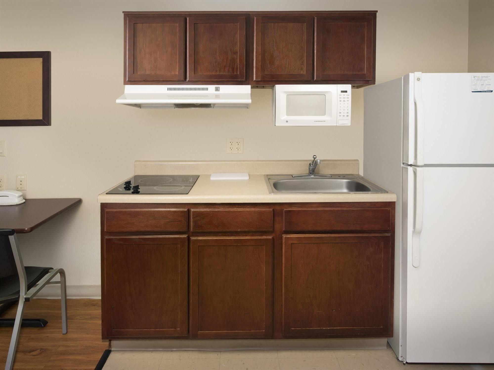 Woodspring Suites Топика Экстерьер фото